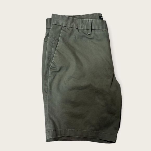 BANANA REPUBLIC AIDEN SHORT - Picture 6 of 8